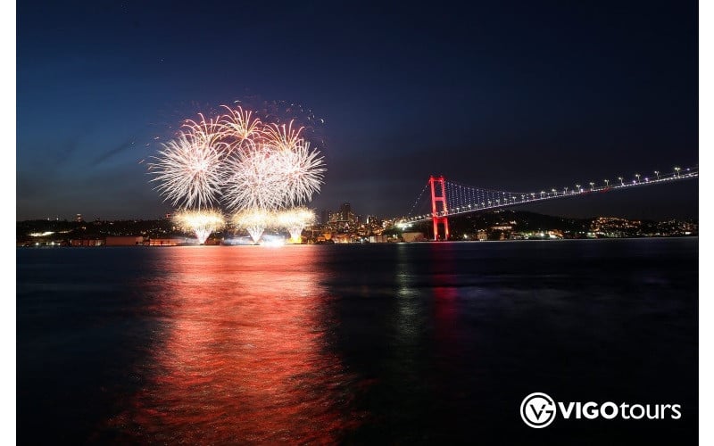 New Year's Eve Bosphorus Dinner Cruise with Fireworks - 10