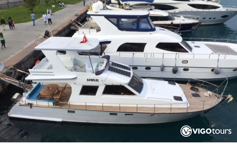 Private Yacht Cruise on the Bosphorus: Exclusive Experiences - 3