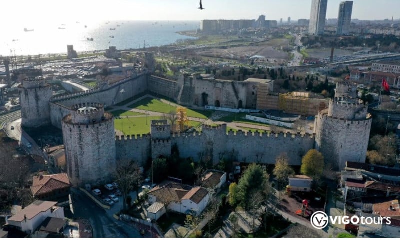 Half Day Süleymaniye Mosque & Yedikule Fortress Tour - 6