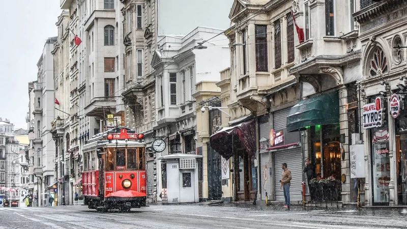 Beyoğlu & Taksim: The Light, Shadow, and Living Rhythm of Istanbul