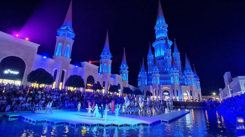 The Land of Legends: Вода, Свет и Магия Ночного Шоу